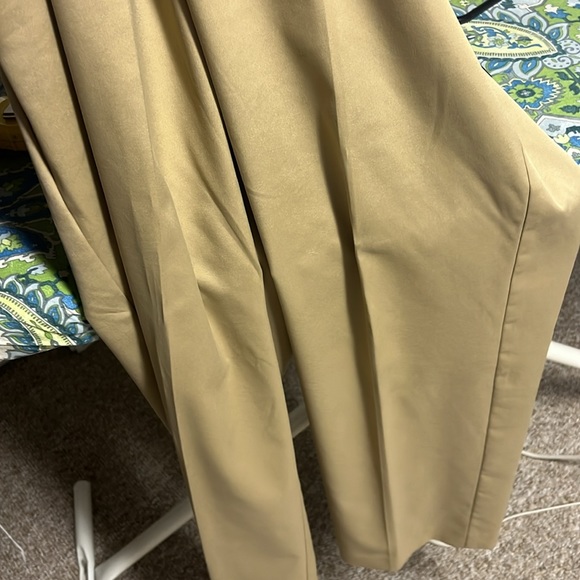 Beautiful Talbots khaki trousers - Picture 8 of 9